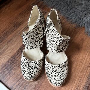 TOMS Milan Closed Toe Heel